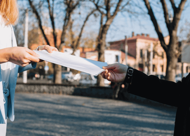 distribution de flyers en dépôt commerce et prospectus sur toulouse et ses environs